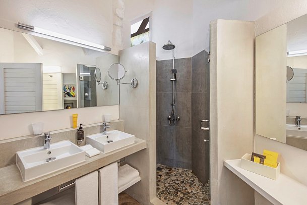 La Pirogue Mauritius - Badezimmer Garden Bungalow (Zimmercodierungen BBG, BCG & BHG)