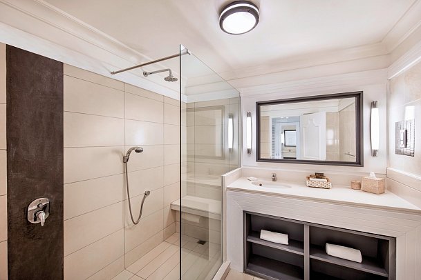 Ambre Mauritius - Badezimmer Deluxe Seafacing (Zimmercodierungen UDC, UH2 & UD8)