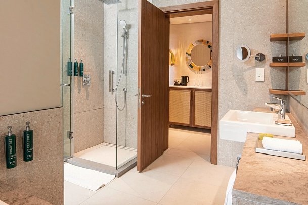 Hilton Mauritius Resort & Spa - Badezimmer Beachfront Junior Suite (Zimmercodierungen JBO & JHO)