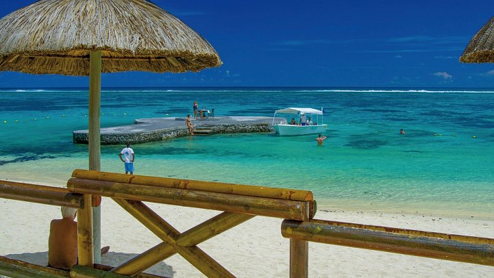 Le Peninsula Bay Beach Resort & Spa