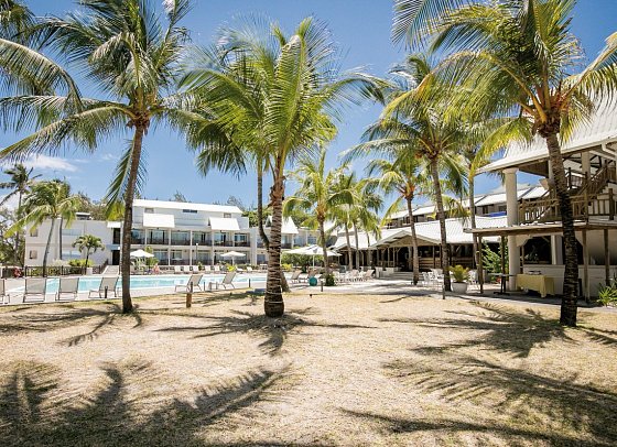 Le Peninsula Bay Beach Resort & Spa