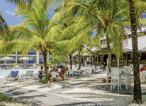 Le Peninsula Bay Beach Resort & Spa