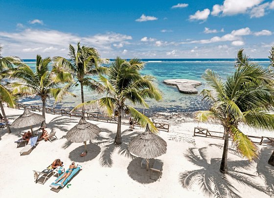 Le Peninsula Bay Beach Resort & Spa