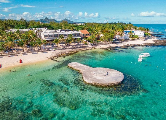 Le Peninsula Bay Beach Resort & Spa