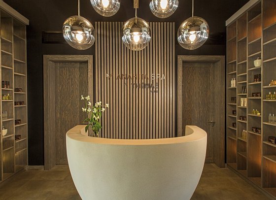 The Bay Club at Anahita