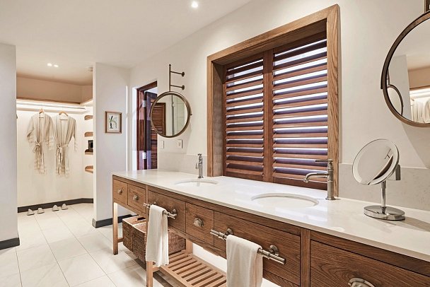 Paradise Cove Boutique Hotel - Badezimmer Senior Suite (Zimmercodierungen WB1, WB8 & WH1)