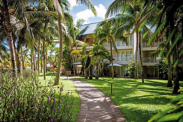 Victoria Beachcomber Resort & Spa