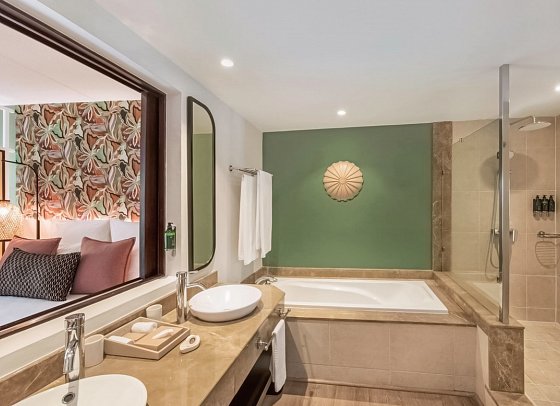Victoria Beachcomber Resort & Spa - Badezimmer Deluxe (Zimmercodierungen UD1, UB8 & UH2)