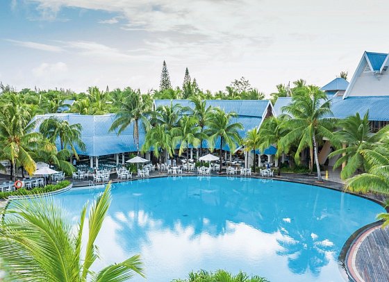 Victoria Beachcomber Resort & Spa