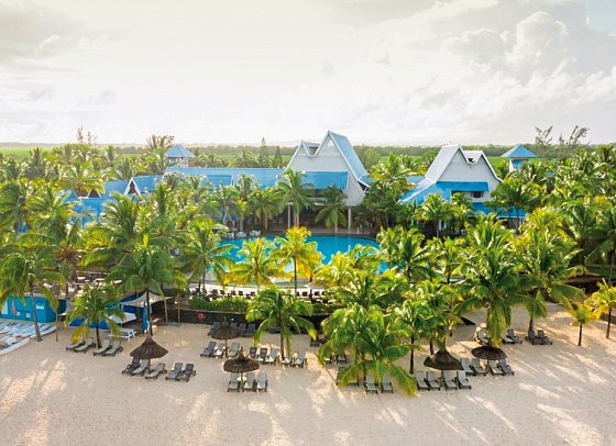 Victoria Beachcomber Resort & Spa