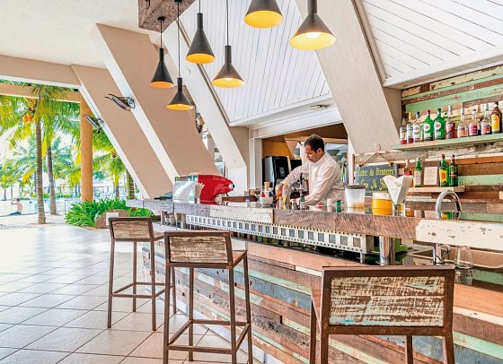 Victoria Beachcomber Resort & Spa