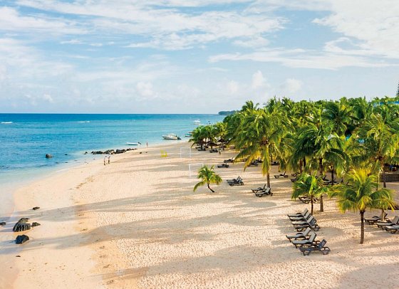 Victoria Beachcomber Resort & Spa