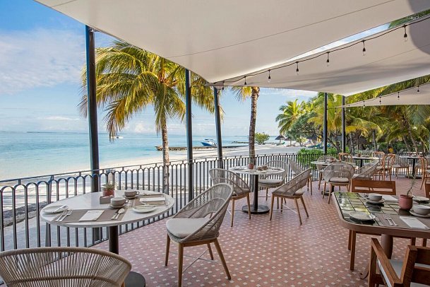 Paradis Beachcomber Golf Resort & Spa