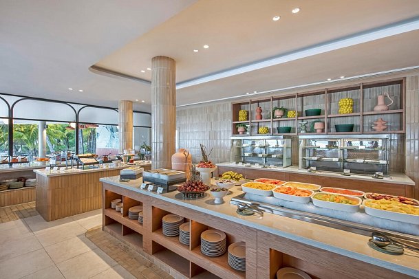 Paradis Beachcomber Golf Resort & Spa
