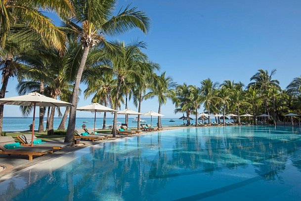Paradis Beachcomber Golf Resort & Spa