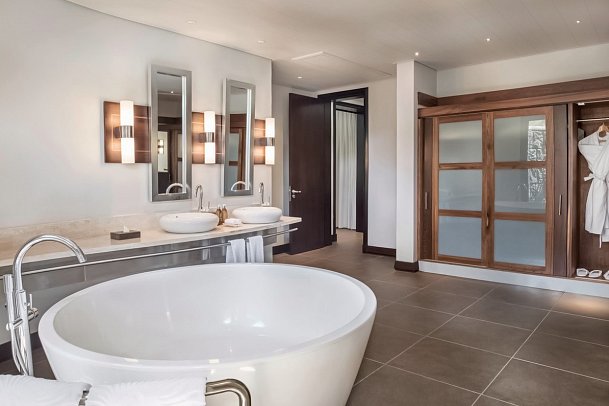 Trou aux Biches Beachcomber - Badezimmer Beachfront Senior Pool Suite (Zimmercodierungen WB1, WH1 & WC2)