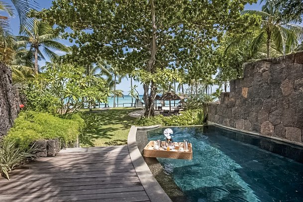 Trou aux Biches Beachcomber - Wohnbeispiel Beachfront Senior Pool Suite (Zimmercodierungen WB1, WH1 & WC2)