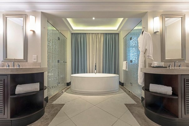 The Westin Turtle Bay Resort & Spa, Mauritius - Badezimmer Beachfront Suite (Zimmercodierungen WBM & WHM)