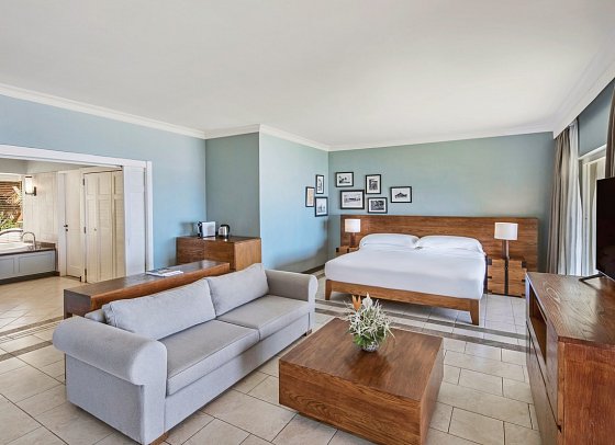 Outrigger Mauritius Resort & Spa - Wohnbeispiel Beachfront Junior Suite Upper Floor (Zimmercodierungen JBO, JHO, JB1 & JH1)