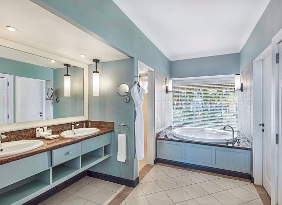 Outrigger Mauritius Resort & Spa - Wohnbeispiel Badezimmer (Zimmercodierungen UBM, UB8, UHM, UBO, UHO & UX8)