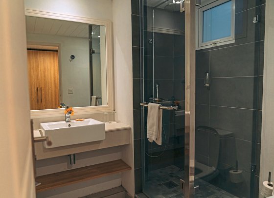 Casuarina Resort & Spa - Badezimmer Beispiel Privilege Garden View (Zimmercodierungen URG, UHG, FB2 & UR8)