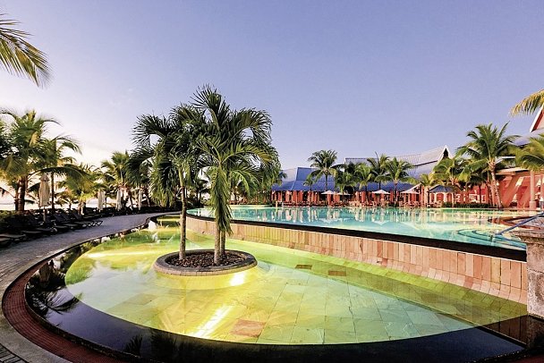 Victoria for 2 Beachcomber Resort & Spa