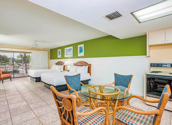 Marina del Mar Resort Key Largo - Wohnbeispiel Standard Two Queen (Zimmercodierung UG4)
