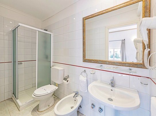 Terme Principe - Wohnbeispiel Doppelzimmer Standard/mit Balkon (Zimmercodierungen DG1 & DG2)
