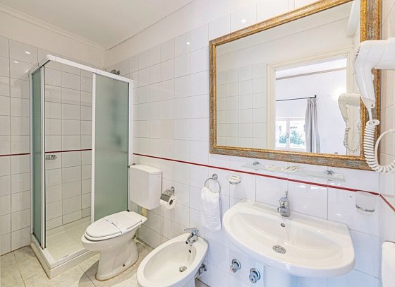 Terme Principe - Wohnbeispiel Doppelzimmer Standard/mit Balkon (Zimmercodierungen DG1 & DG2)