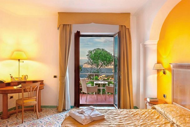 Grand Hotel President - Wohnbeispiel Doppelzimmer Meerblick (Zimmercodierung D1M)