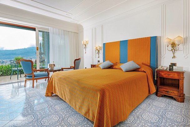 Grand Hotel Capodimonte - Wohnbeispiel Doppelzimmer seitl. Meerblick (Zimmercodierung D1N)