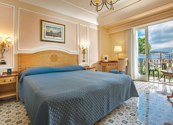 Grand Hotel Capodimonte - Wohnbeispiel Doppelzimmer seitl. Meerblick (Zimmercodierung D1N)
