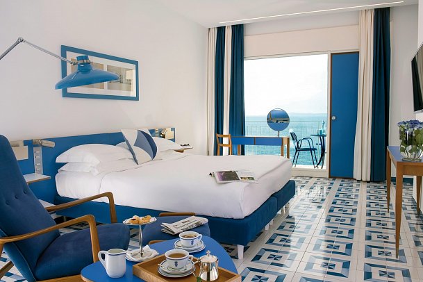 Parco dei Principi - Wohnbeispiel Doppelzimmer Deluxe Meerblick (Zimmercodierung DDM)