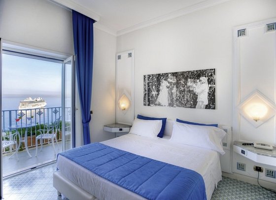 Grand Hotel Riviera - Wohnbeispiel Doppelzimmer seitl. Meerblick (Zimmercodierung D1N)