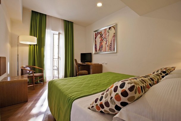 Plaza Sorrento - Wohnbeispiel Doppelzimmer Classic (Zimmercodierung DB1)