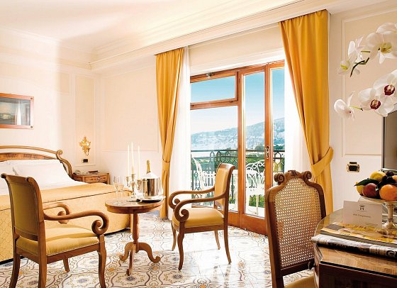 Grand Hotel de la Ville - Wohnbeispiel Doppelzimmer seitl. Meerblick (Zimmercodierung D1N)