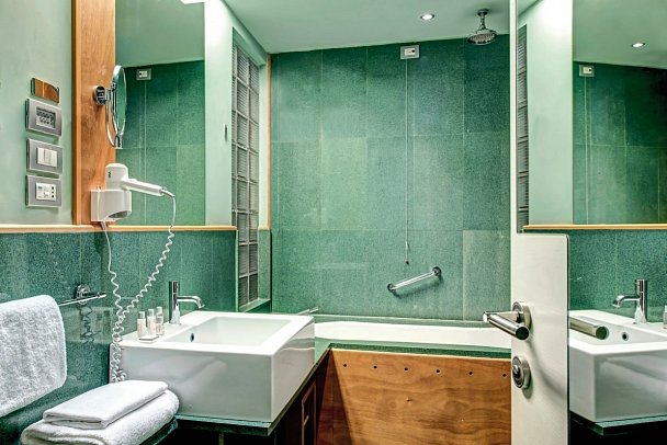 Towers Hotel Stabiae Sorrento Coast - Beispiel Bad Doppelzimmer (Zimmercodierung DB1)