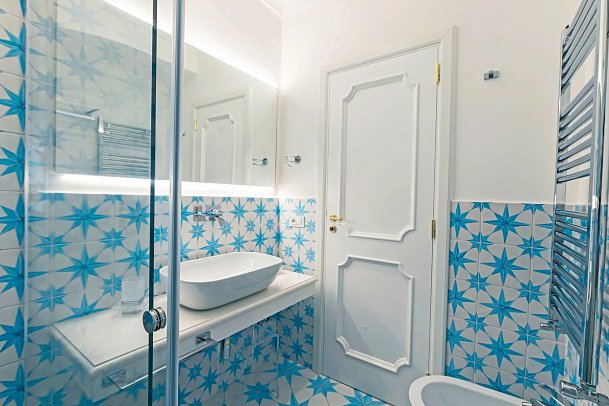 Conca d'Oro - Beispiel Bad Doppelzimmer Deluxe Meerblick (Zimmercodierung DDM)