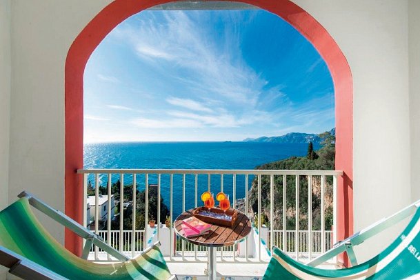 Villa Bella Vista - Beispiel Balkon Doppelzimmer Meerblick (Zimmercodierungen D1M & DPM)