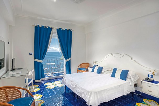 Cetus - Wohnbeispiel Doppelzimmer Classic Meerblick (Zimmercodierung DGM)