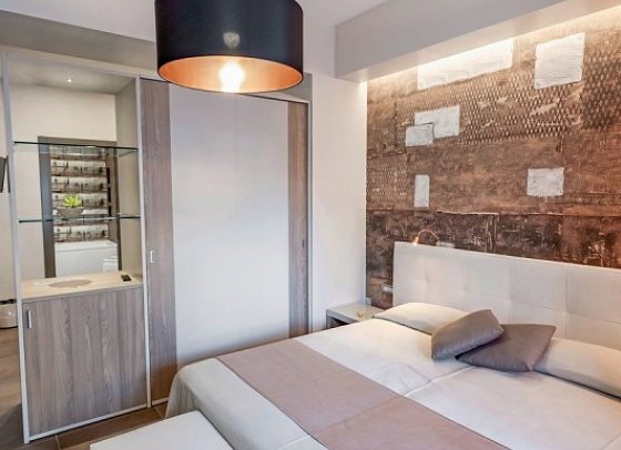 Pietra di Luna - Wohnbeispiel Doppelzimmer Deluxe seitl. MeerblicK (Zimmercodierung DD1)
