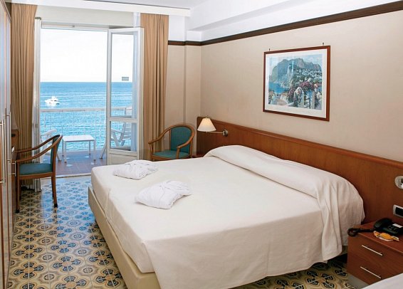 Pietra di Luna - Wohnbeispiel Doppelzimmer Superior Meerblick (Zimmercodierung DSM)