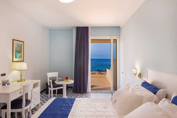 Hotel Saline - Wohnbeispiel Doppelzimmer Deluxe Meerblick (Zimmercodierung DDM)
