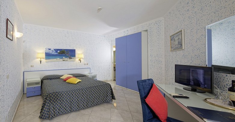 Weber Ambassador - Wohnbeispiel Doppelzimmer Standard (Zimmercodierung DG1)