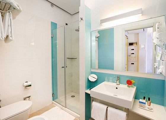Art Hotel Gran Paradiso - Beispiel Bad Doppelzimmer Premium (Zimmercodierung DM1)