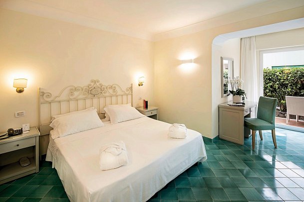 Hotel & Spa Continental Mare - Wohnbeispiel Doppelzimmer Komfort Gartenblick (Zimmercodierung DFG)