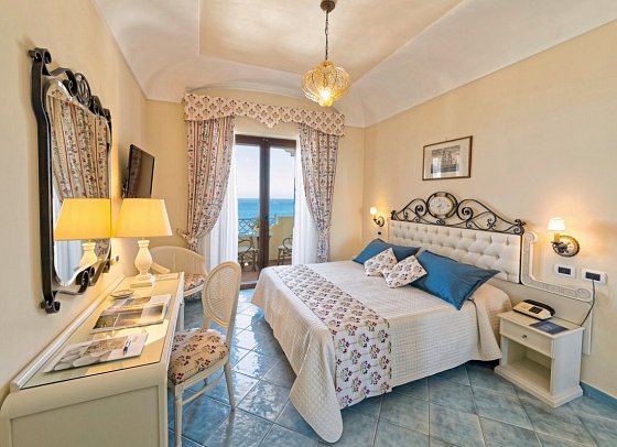 Hotel Terme Tritone - Wohnbeispiel Doppelzimmer Meerblick (Zimmercodierung D1M)