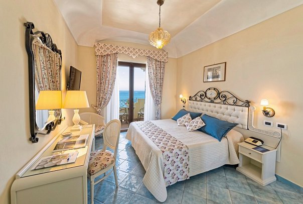 Hotel Terme Tritone - Wohnbeispiel Doppelzimmer Meerblick (Zimmercodierung D1M)