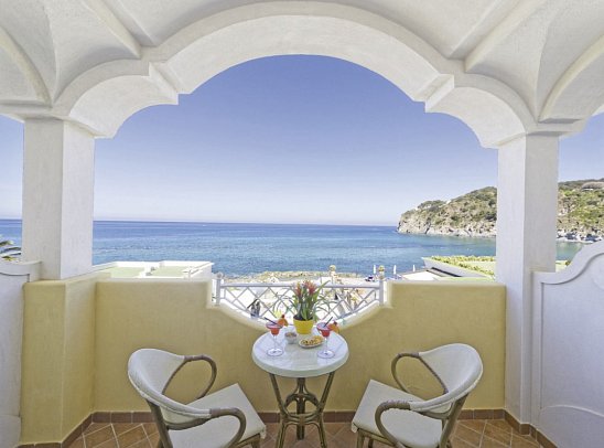 Hotel Terme Tritone - Wohnbeispiel Doppelzimmer Meerblick (Zimmercodierung D1M)