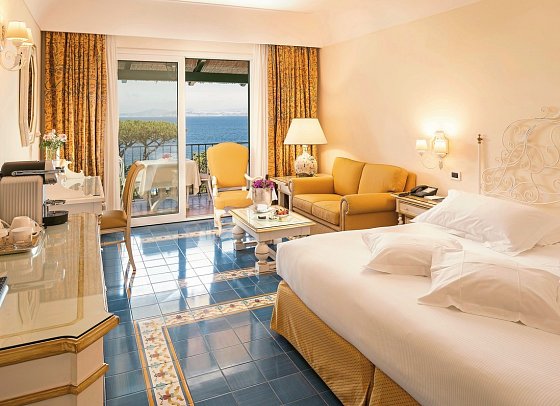 Excelsior Belvedere Hotel & Spa - Wohnbeispiel Doppelzimmer Deluxe Meerblick (Zimmercodierung DDM)